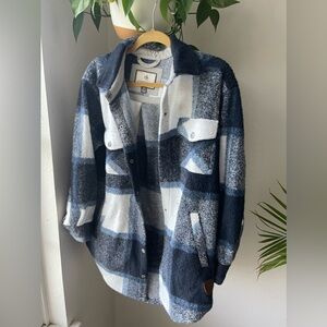 Legendary whitetails blue plaid shacket/cardigan